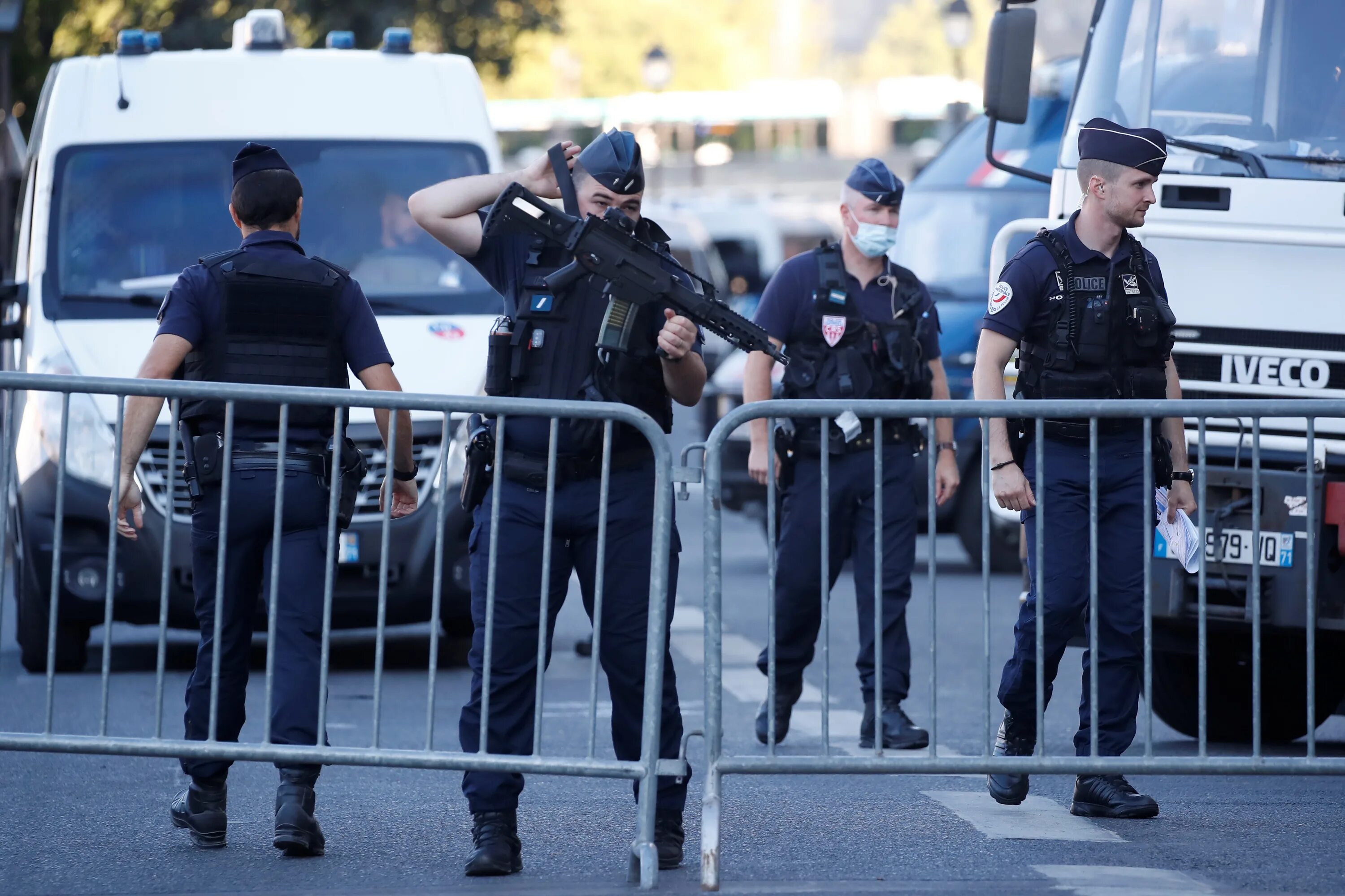 Теракт в париже 13 ноября. Теракт в Париже 13 ноября 2015. 13 Ноября 2015 Франция теракт. Теракт в Париже 2015 Батаклан.