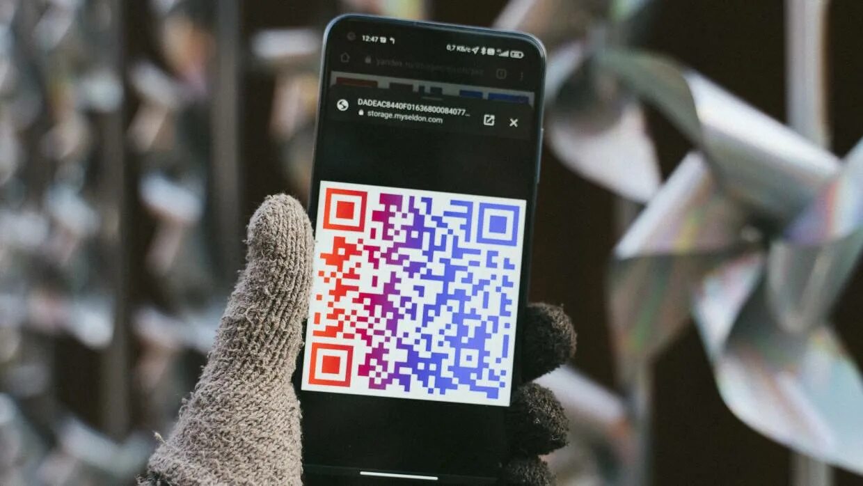 Сканер QR кодов. Сканер для считывания QR кодов. Мошенничество по QR коду. Петербург QR коды. Qr коды в музеях