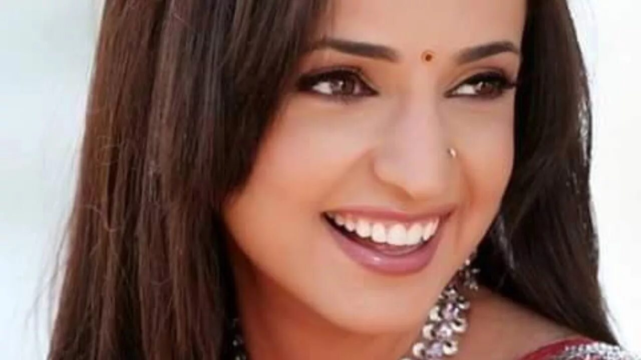 Маник ирани википедия. Санайя ирани. Маник ирани фото. Маник ирани. Маник ирани фото.