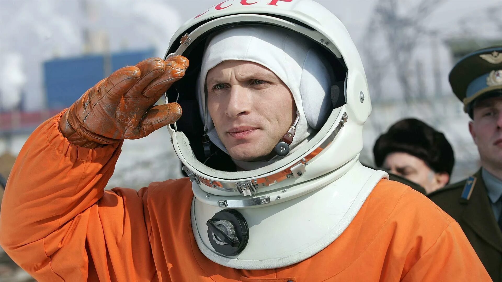Гагарин первый в космосе 6