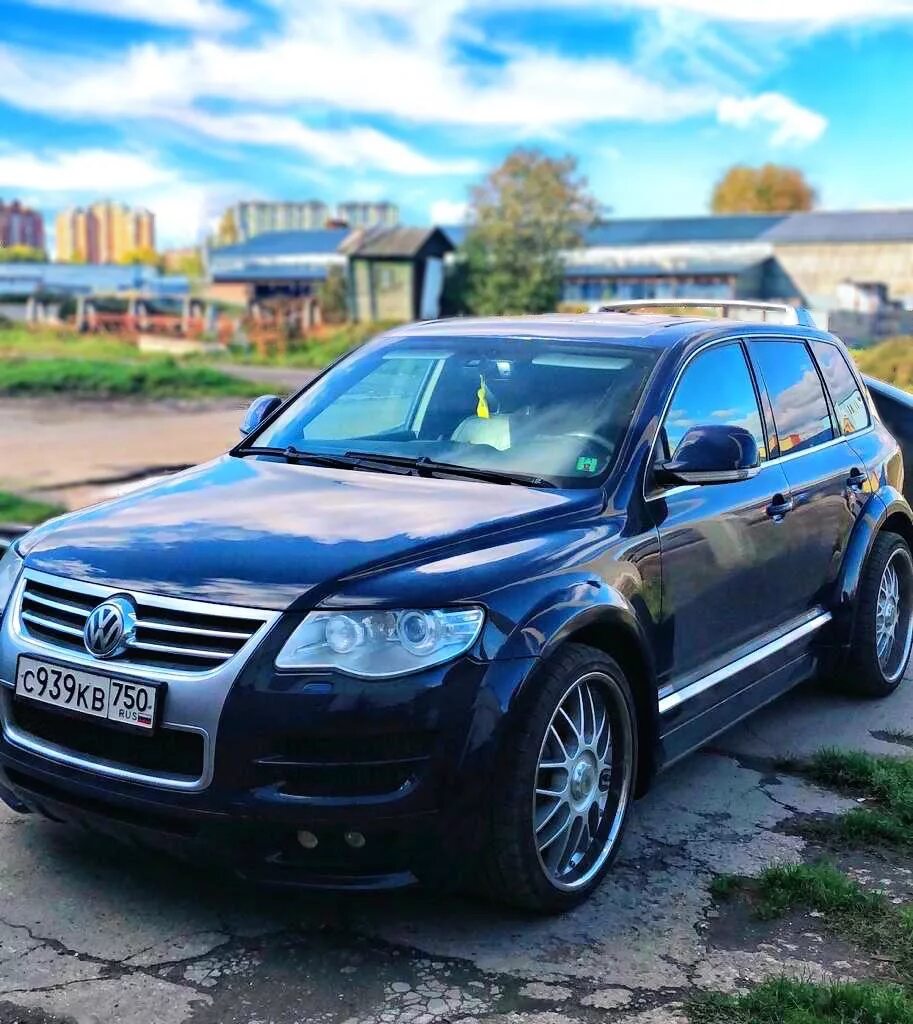 Туарег какого поколения. Туарег 1. Volkswagen Touareg 1 поколение. Туарег 1 поколения дорестайлинг. Фольксваген Туарег первый.