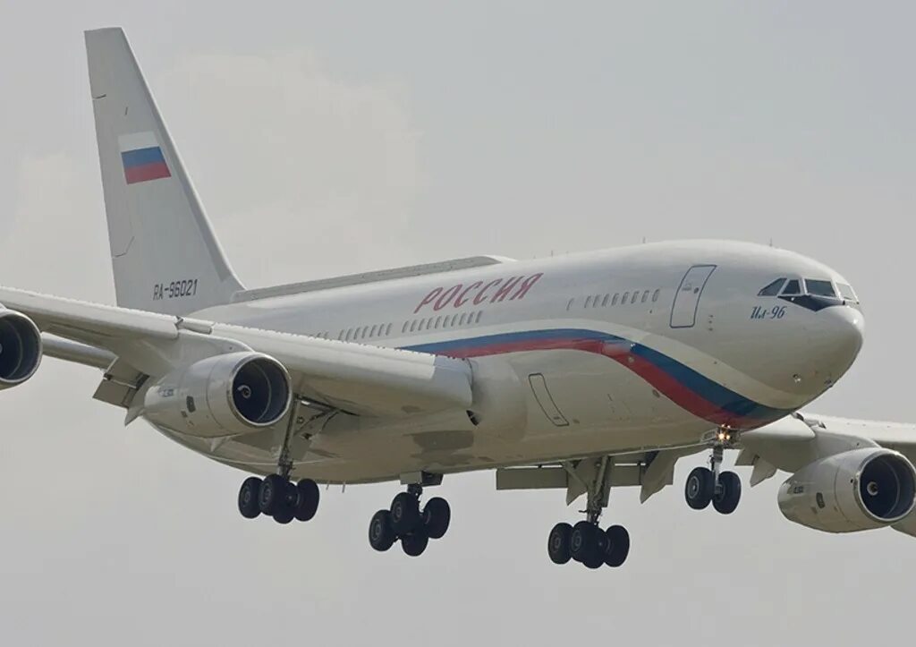 Президентский самолет Путина ил-96. Самолет Путина ил 96. Ил-96-300пу внутри. Борт номер 1 президента России.