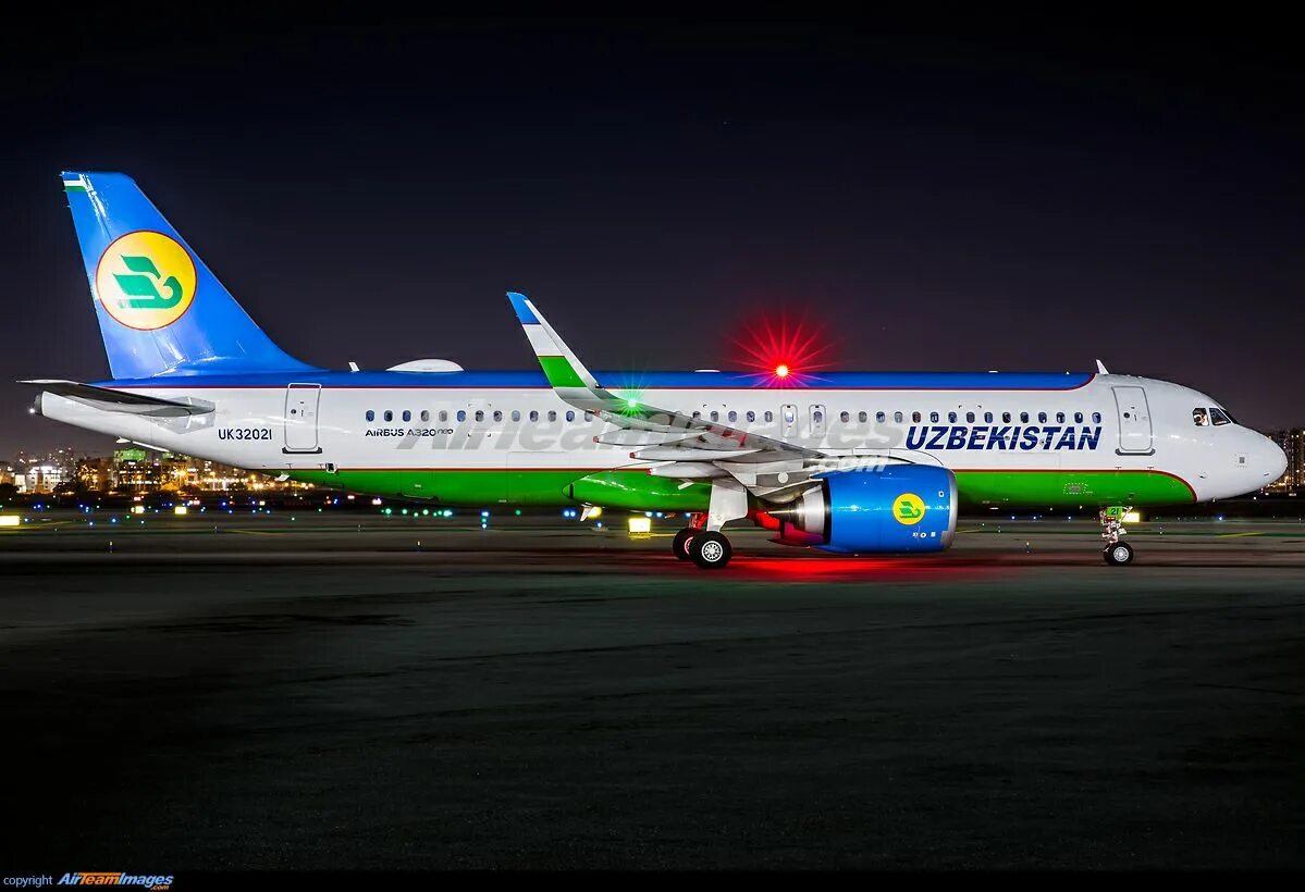 Uzb bugun. Аэробус а321 Нео Uzbekistan Airways. A320 Uzbekistan Airways. Airbus a320neo узбекские авиалинии. Самолет Узбекистон хаво йуллар.