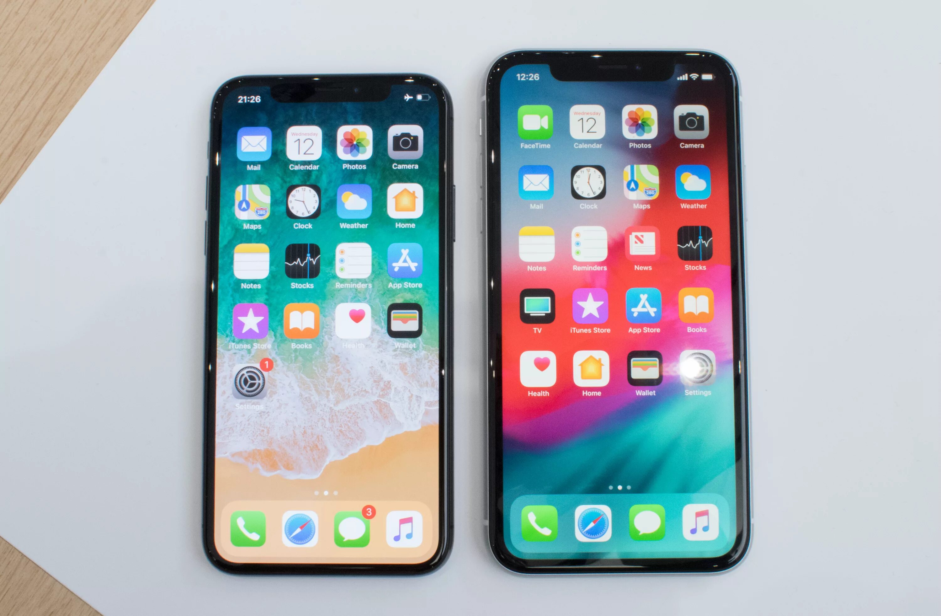 Iphone x iphone XR. Iphone x XR XS. Айфон х и айфон ХR. Айфон x и айфон XR.