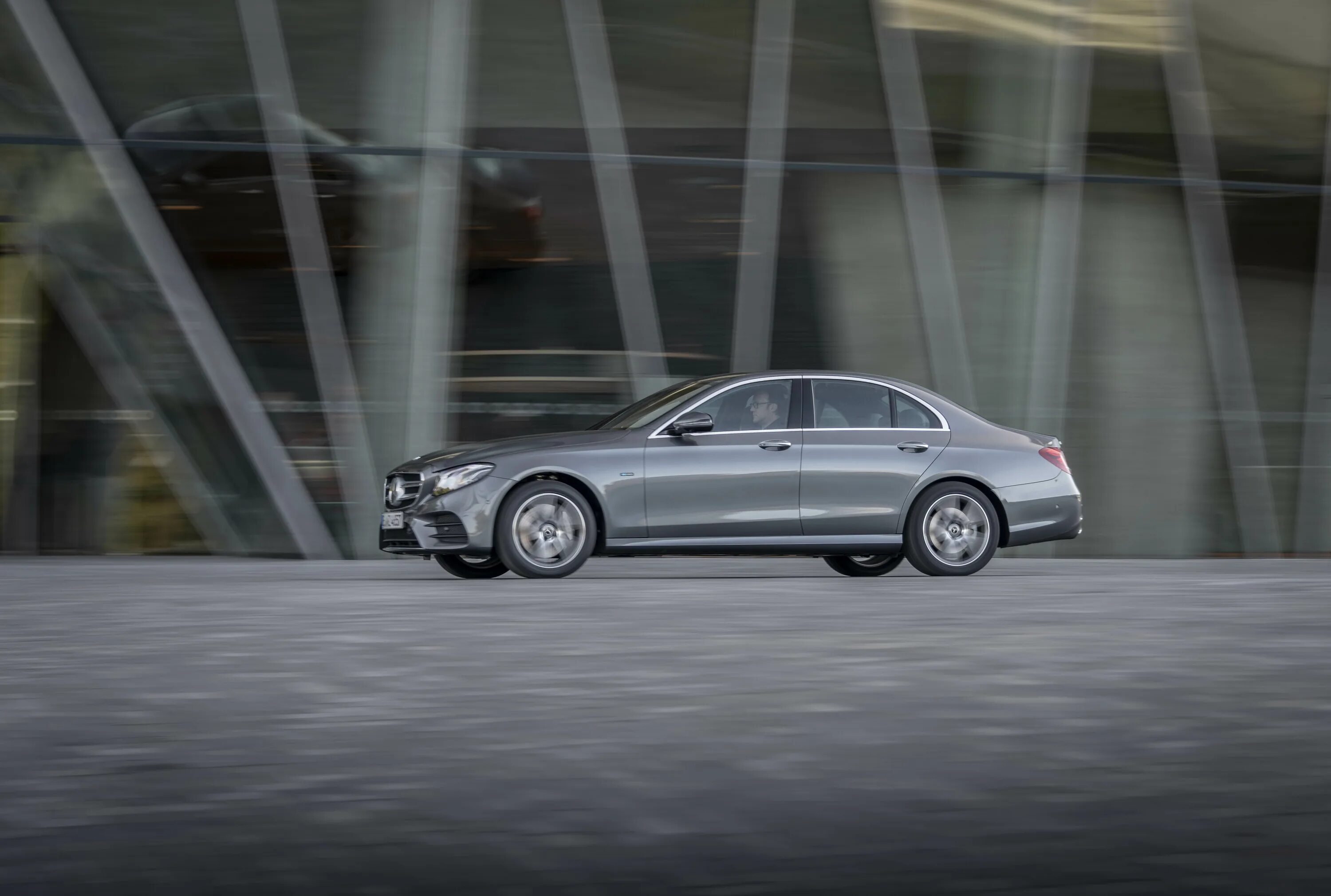 Мерседес e300 de. Mercedes e300 PHEV. Мерседес Hybrid. Гибридные Мерседесы Модельный ряд. Удлиненный мерседес