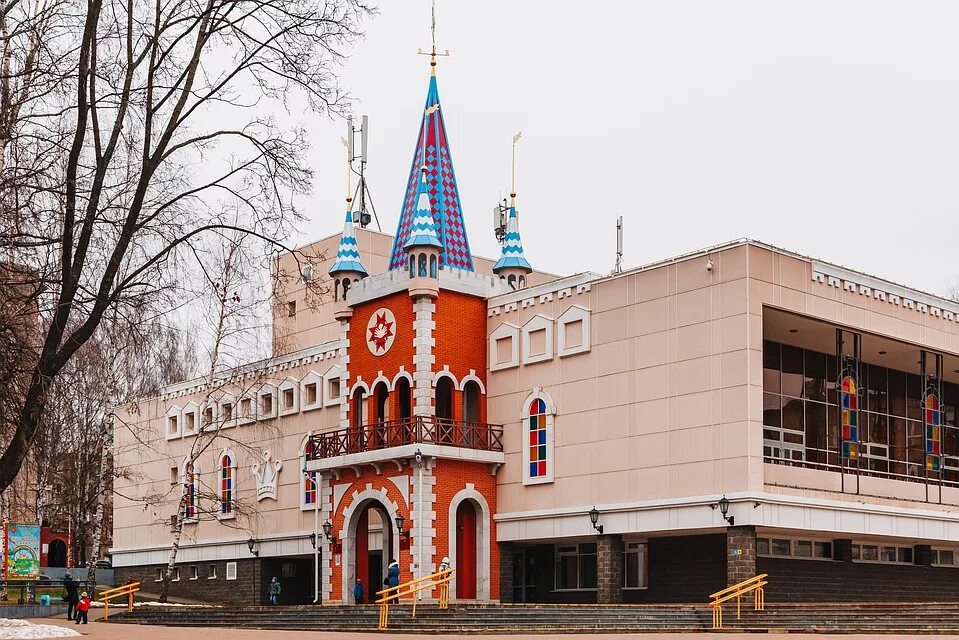 Государственный театр кукол удмуртской республики зал. Сайт театра кукол ижевск. Сайт театра кукол ижевск. Ломоносова 9 ижевск кукольный театр. Государственный театр кукол удмуртской республики.