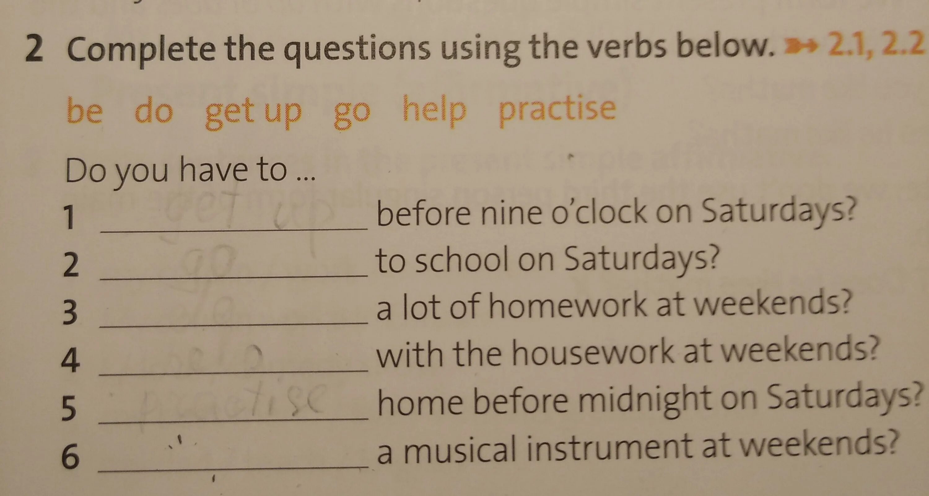 Complete the questions use. Complete the questions use