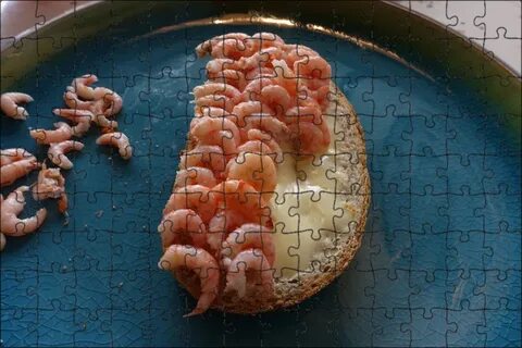 Форель с креветками
