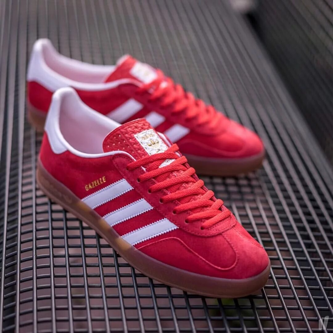 Кроссовки адидас ретро. Adidas Gazelle Vintage Indoor Red. Adidas Gazelle Indoor 2015. Adidas 350 Gazelle Retro Red. Кроссовки adidas Retro 250.