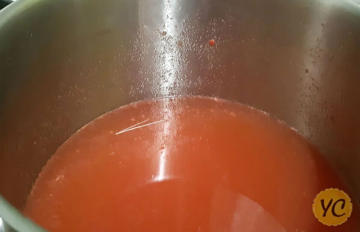 Густа вода горячая. Выпаривание томатной пасты. Плесень на томатной пасте. Томатная паста самодельная в бутылке. Банка томатной пасты пустая.
