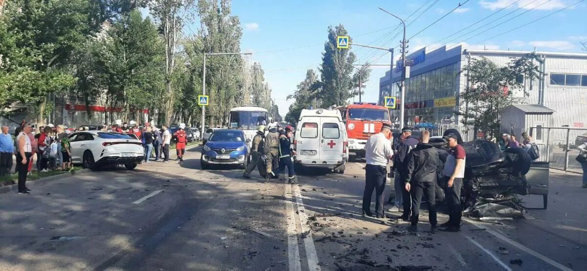 Вечер от 6.03 24. Авария на Шехурдина Саратов. Авария на Шехурдина Саратов сегодня. ДТП Саратов вчера Ленинский район.