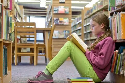 She were reading a book какое время