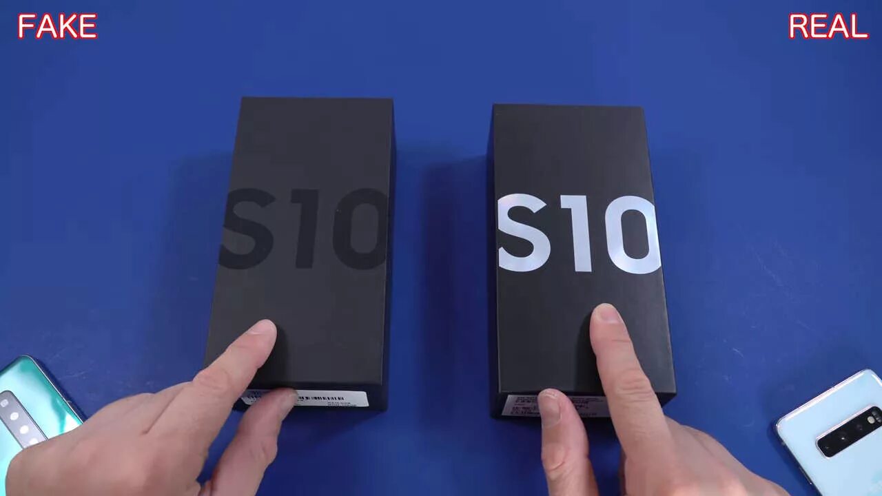 Как отличить подделку от оригинала samsung. Samsung s10 Plus коробка. Samsung Galaxy s 10 плюс оригинал. Коробка от Samsung s10 оригинал.