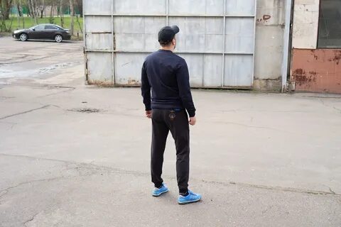 Террорист со спущенными штанами