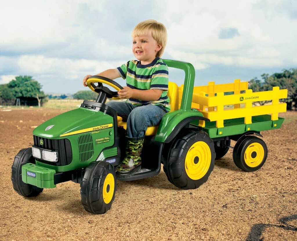 Большая машина трактор. John Deere трактор детский. Peg-Perego трактор John Deere Power Pull tractor. Трактор Пег Перего с прицепом. Джон Дир трактор с пр цепом.