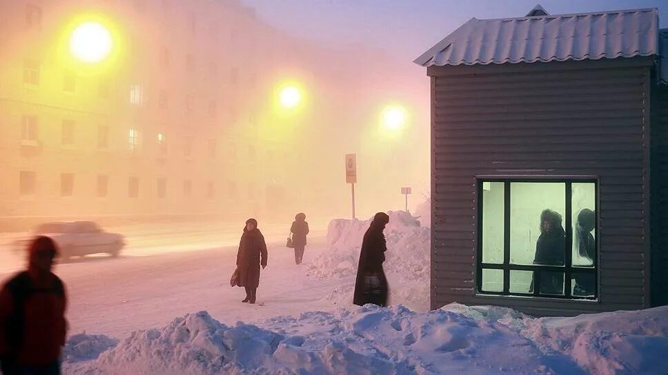 Норильск Полярный круг. Суровая зима в России. Пурга на крайнем севере. Полярная зима в Норильске.