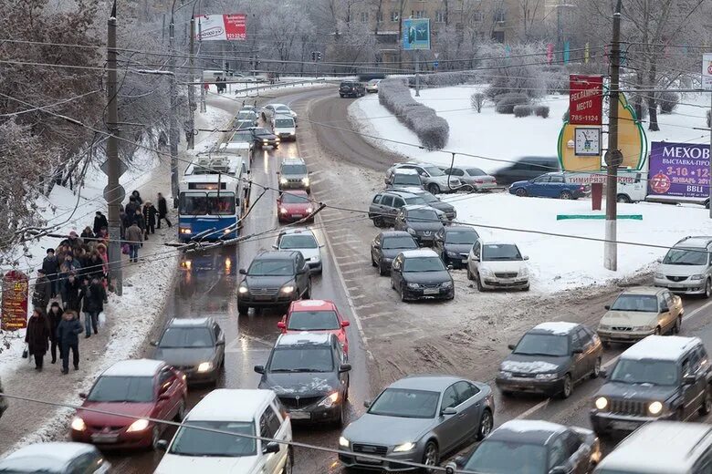 Час пик на дорогах. Московские пробки час пик. Пробки Иваново. Пробки в Москве час пик. Пробки Уфа зима.