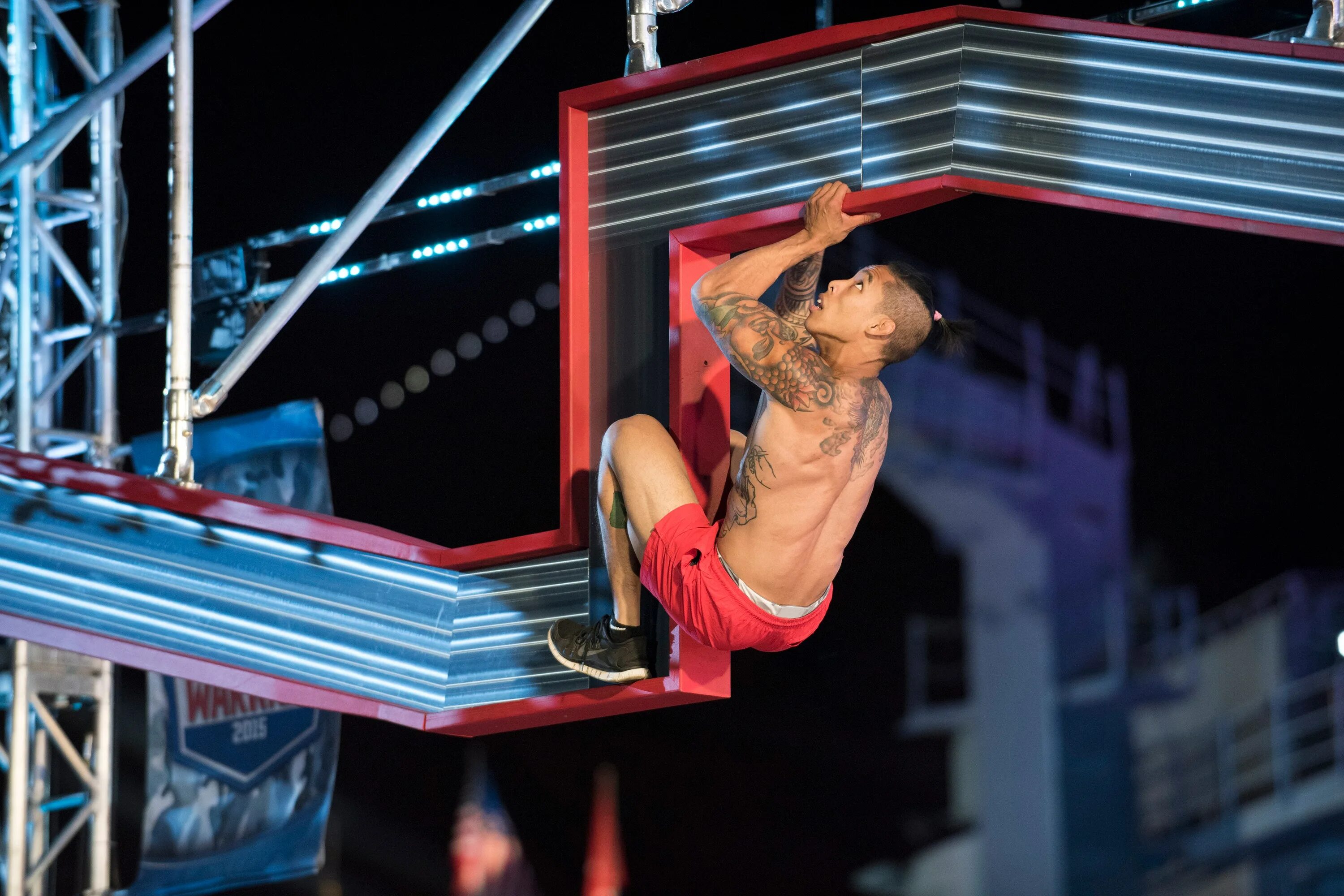 American ninja warrior телепередача. Американский ниндзя передача. Спортивные шоу на тв. Американский ниндзя игра. American ninja warrior шоу.