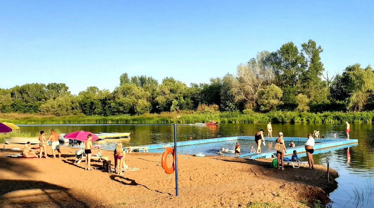 Озеро майорка оренбург. Где отдохнуть в оренбурге. Майорское водохранилище оренбург. Майорский пляж оренбург. Городской пляж оренбурга.