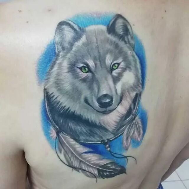 Тату волка на лопатке. Тату волка на лопатке для мужчин. Тату оскал волка на спине. Татуировка волка на лопатке. Тату волк на лопатке.