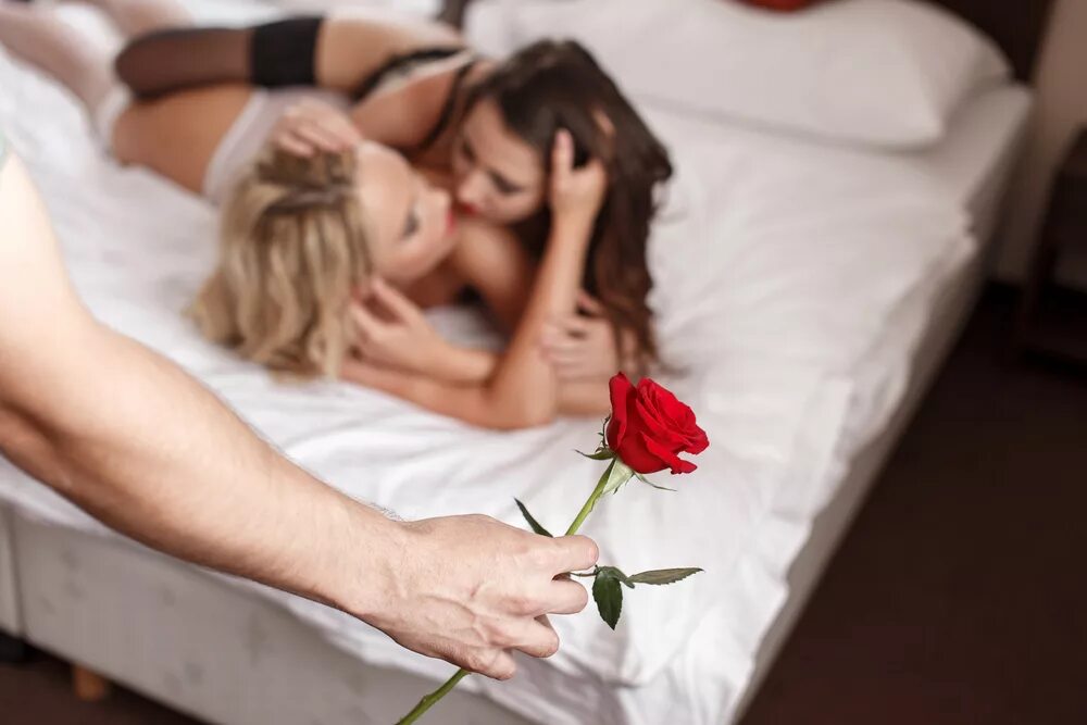 страстные парочки. супружеская близость. как удивить любовника. любвеобильные женщины. ласки мужчины и женщины.