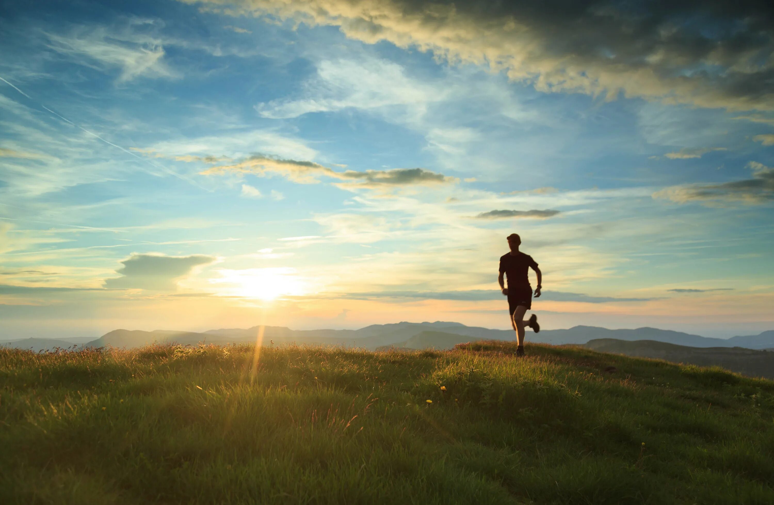 Running makes me. Running morning evening. athletic jpg landscape. evening run 1.