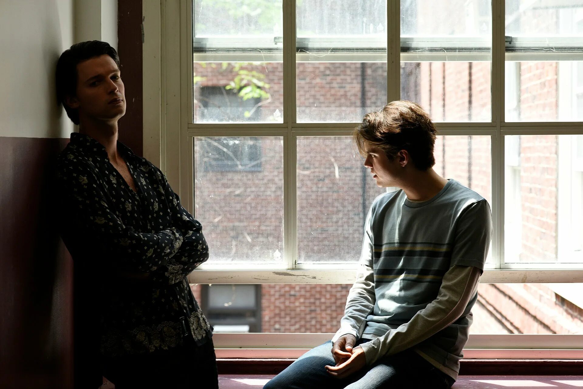 Шелдон в мире не хватит ромашкового чая. Isn t brown. Дэниел ненастоящий (2019). Т браун. Патрик шварценеггер дэниел ненастоящий.