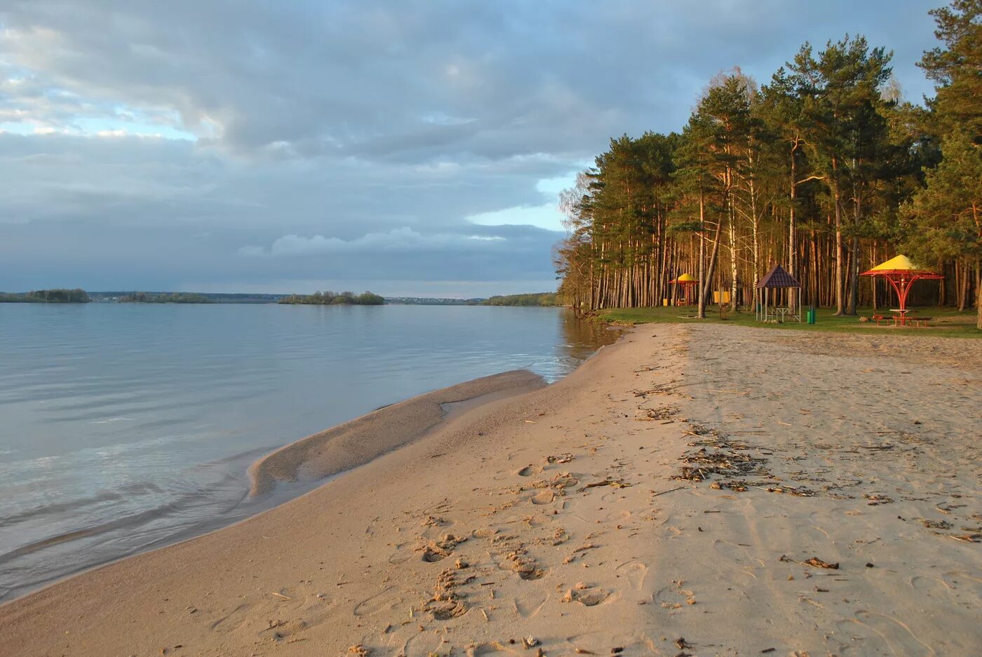 Минские моря цены. Заславское водохранилище. Заславское водохранилище Минск. Заславское водохранилище пляжи. Беларусь Минское море.