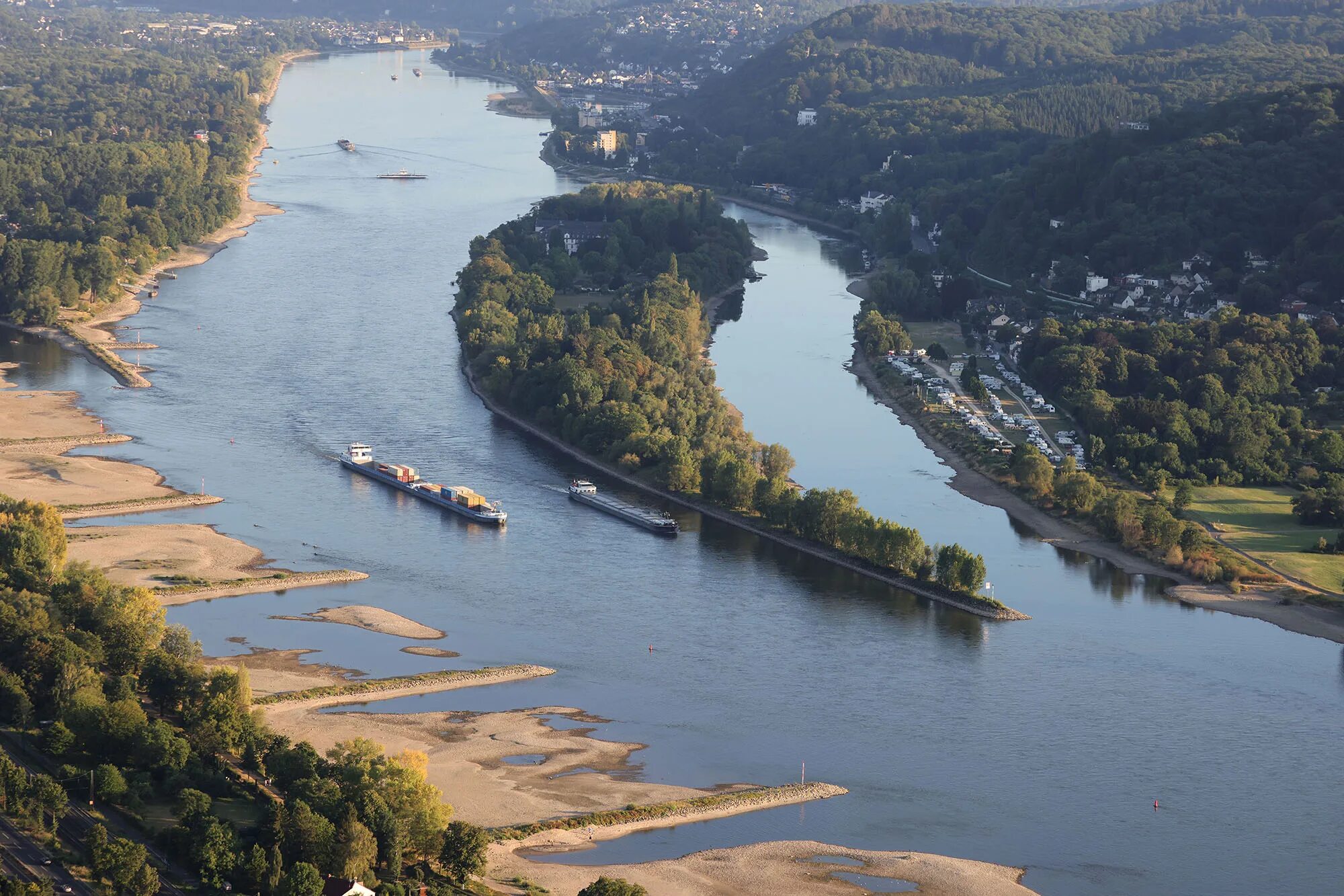 Рейн протекает через. Река Рейн в Германии. Река Рейна Нидерланды. Река Рейн 2023. Река Рейн во Франции.