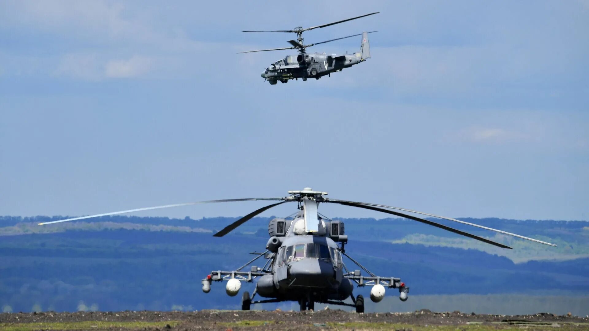 Ми 8 россия. Вертолёт ми-8 АМТШ. Ми-8 ВКС РФ. Ми-8 вертолёт ВКС России. Ми-8 АМТШ вертолёты ВВС России.