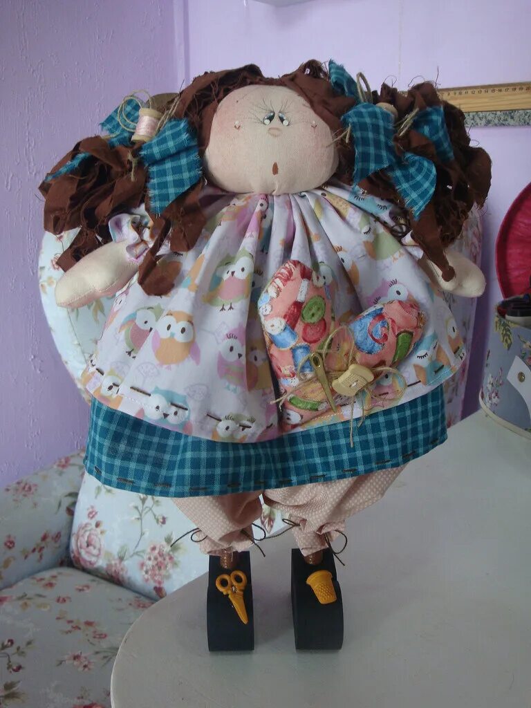 Лоскутная кукла. Пэчворк куклы. Кукла из лоскутков ткани. Куклы из Лоскутов своими руками. Лоскутная куколка