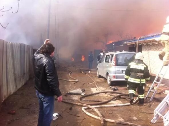 Хлопки в орле сегодня. Взрыв склада пиротехники в Орле. В Орле взорвался склад пиротехники. Орёл взрыв пиротехники апрель 2015. Взорвалась машина в Орле.