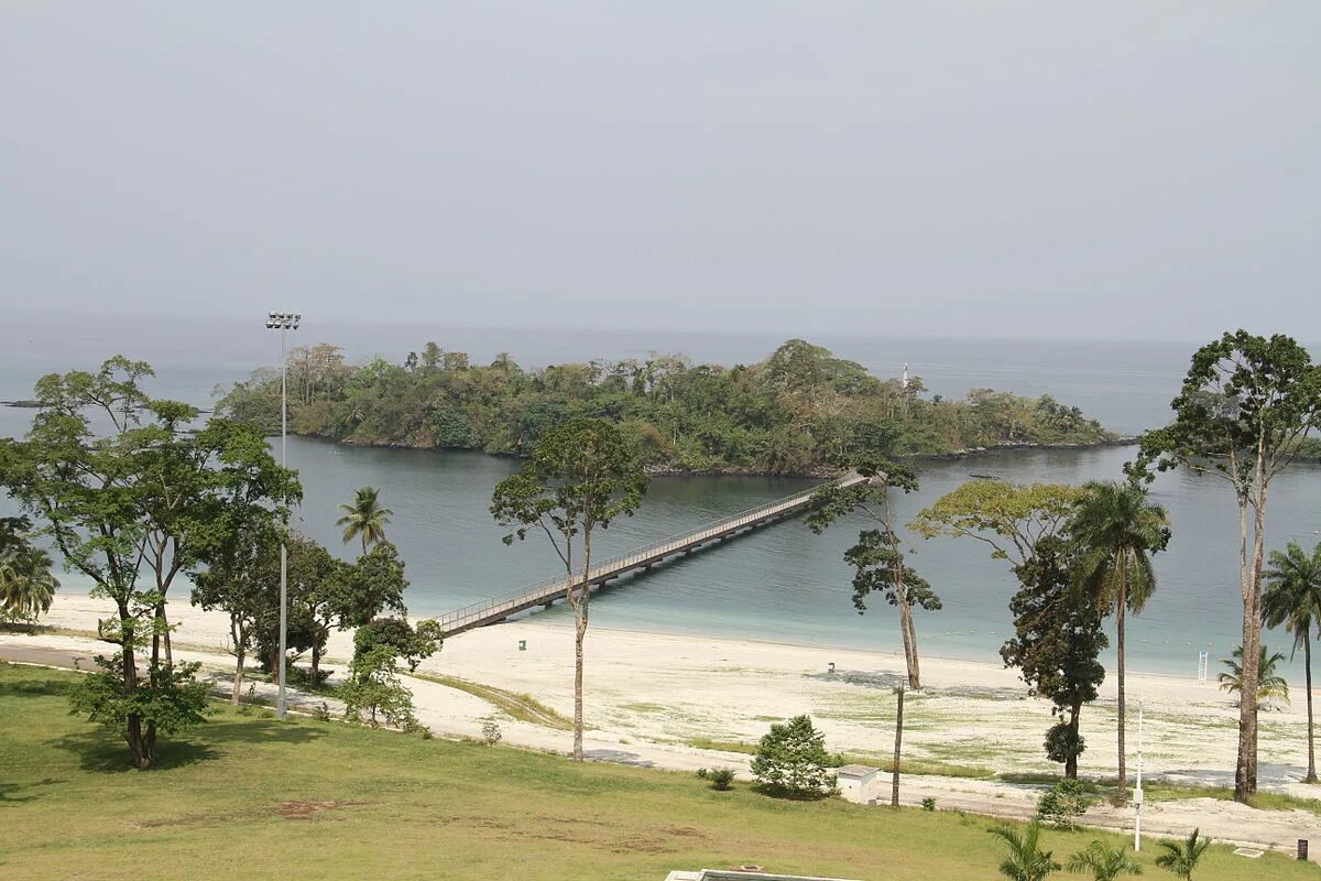 Экваториальная гвинея камбоджа. Экваториальная Гвинея Биоко. Остров Биоко. Малабо Биоко. Малабо Гвинея.