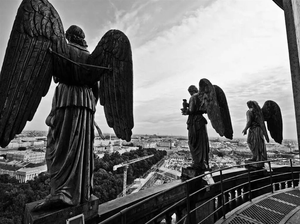 Ангел места. Ангел места. Скульптуры на исаакиевском соборе в санкт-петербурге. Ангел места. Ангел места.