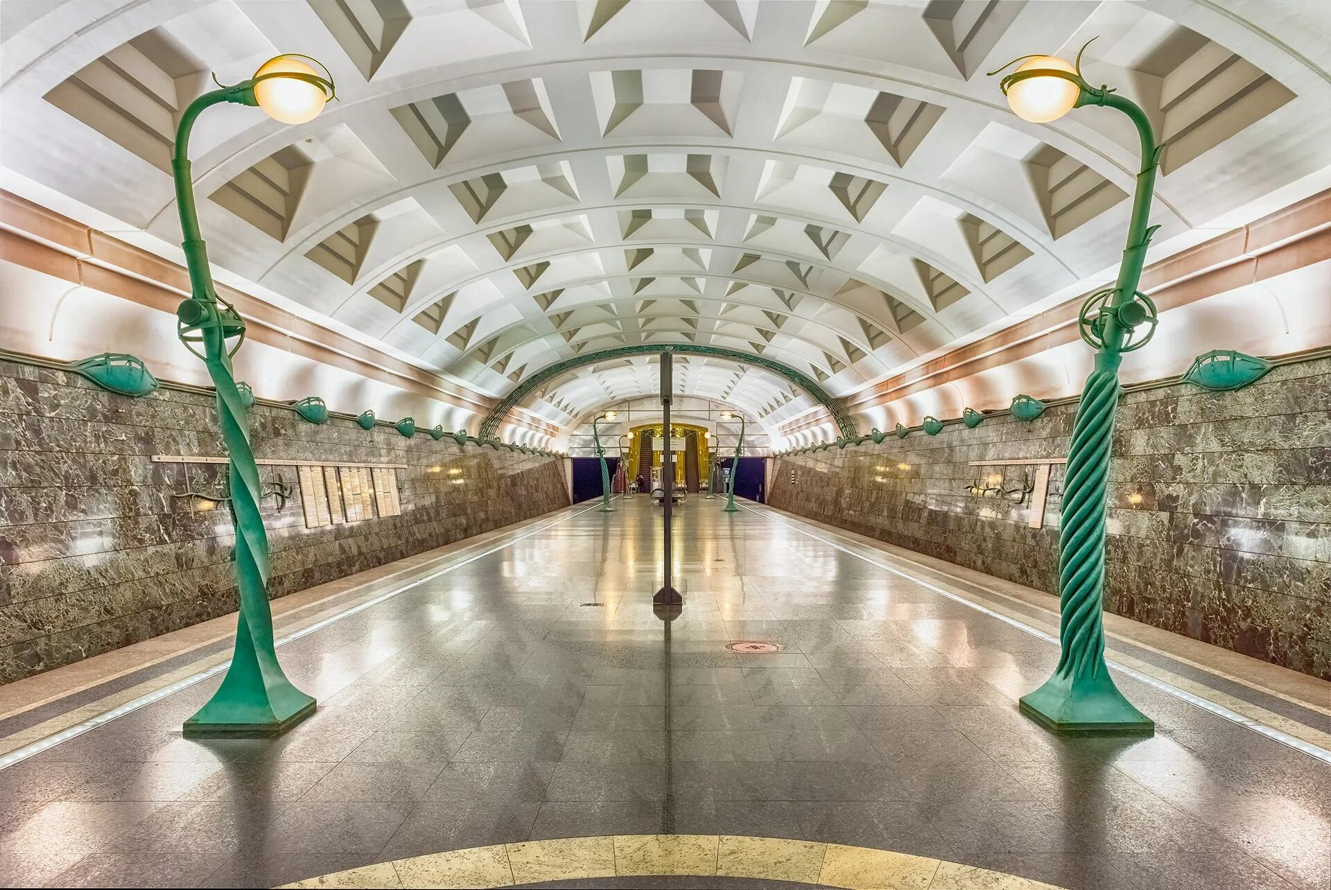 Цум станция. Станция метро Славянский бульвар Москва. Metro Moskva Славянский бульвар. Арбатско-Покровская Славянский бульвар. Славянский бульвар Арбатско-Покровская линия.