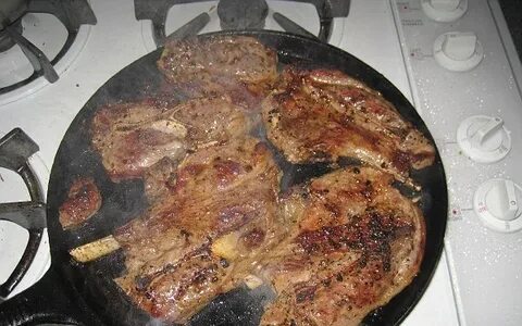 Поджарить мясо на сковороде