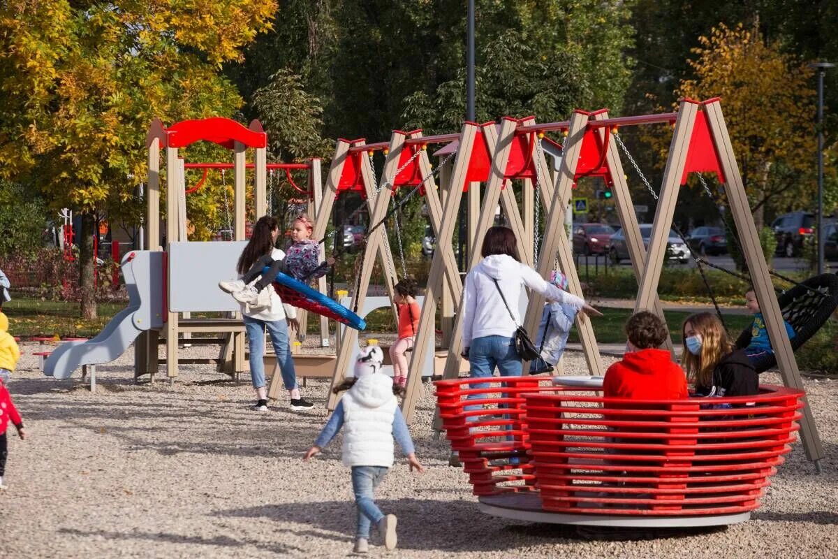 Нижегородская область городская среда. Городская среда фото. Уличные общества детей. Аллея дружбы Нижний Новгород 2022. Благоустройство городского сквера в Спасск Рязанском.