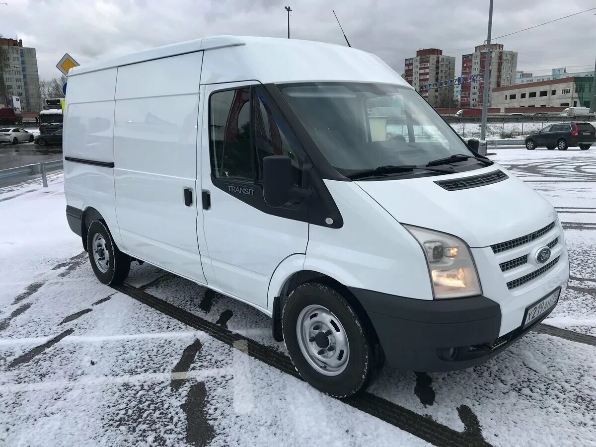 Бел транзит. Ford Transit фургон 2014. Ford Transit 2014 цельнометаллический. Форд Транзит грузовой фургон 2008. Форд Транзит 2014 белый.