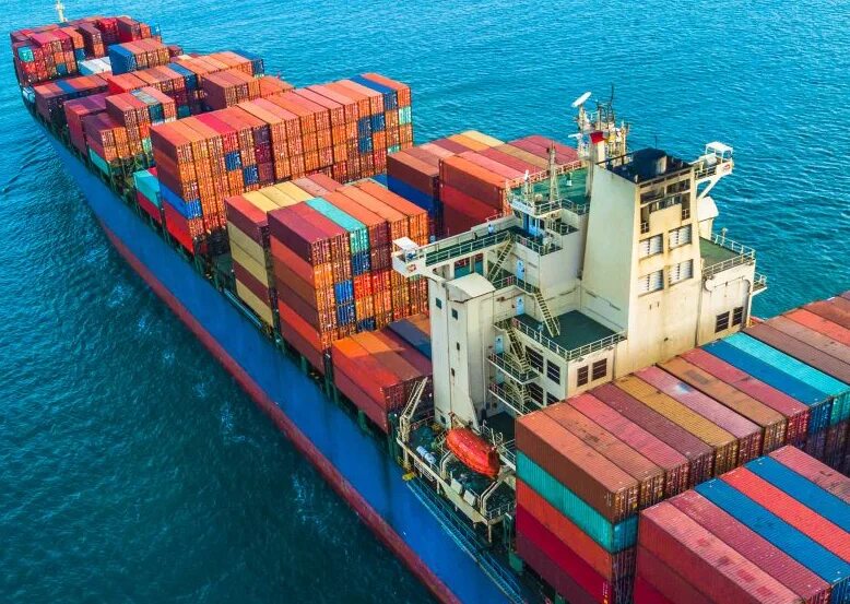 Ships operators shipping