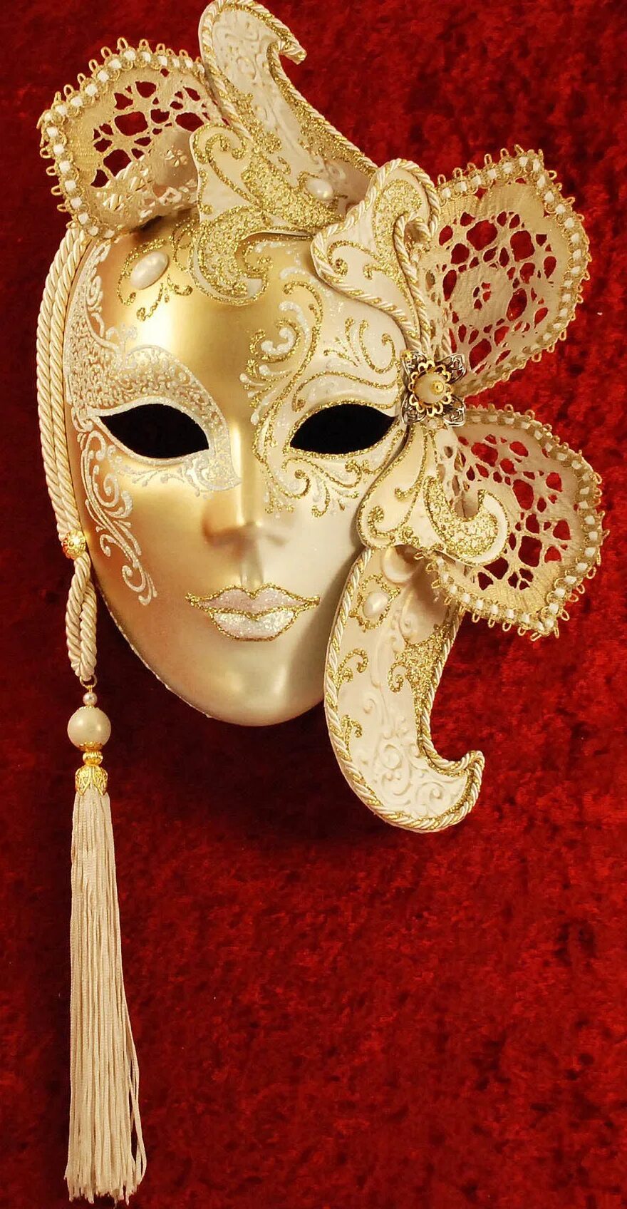 Театральная маска купить. Карнавальная маска. Маска венецианская. Красивые венецианские маски. Театральные маски.