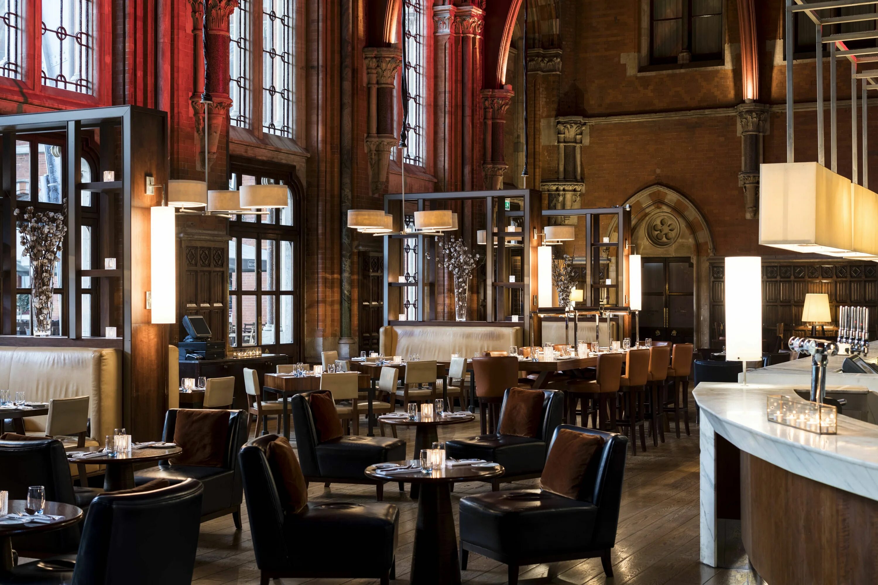 British restaurants. St. Pancras Renaissance Hotel London. The Wolseley ресторан Англии. Лондонский ресторан «the Bunyadi». Ресторан в английском стиле.