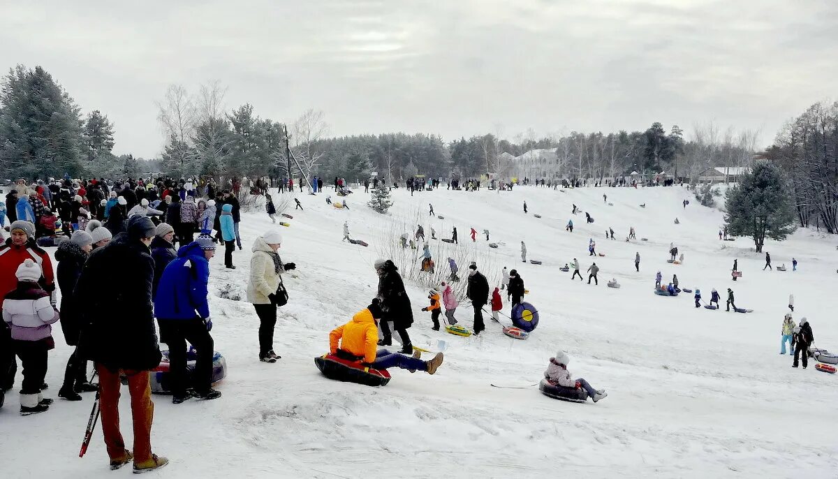 на ватрушке по воде. где в пушкине покататься на ватрушках. где в пушкине покататься на ватрушках. павловский парк зимой катание на ватрушках. горка в кудрово.