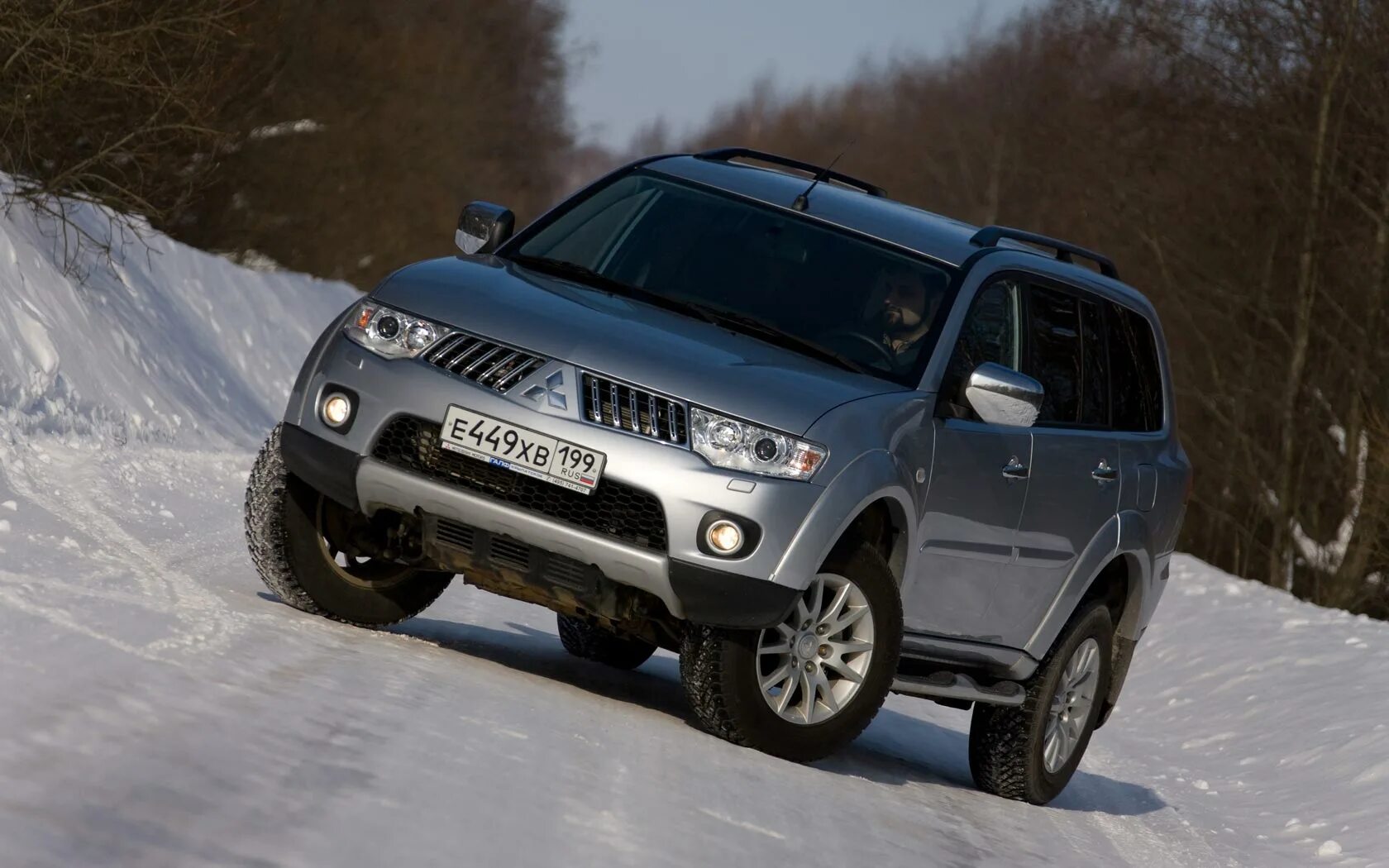 Мицубиси паджеро спорт москве. Mitsubishi Pajero Sport 2015. Mitsubishi Pajero Sport 2008-2015. Mitsubishi Pajero Sport 2008. Mitsubishi Pajero Sport 2 2008-2015.