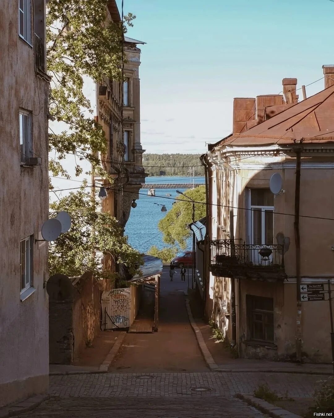 Выборг улицы. Выборг старый город. выборг улочки старого города. выборг старый город летом. выборг мощеные улицы.