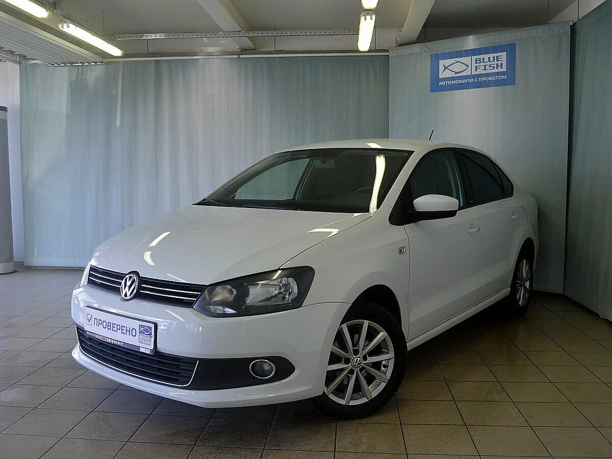 Фольксваген бу ставропольский край. Volkswagen Polo sedan 2015 белый. Volkswagen Polo sedan 5 White. Фольксваген поло седан белая 2012. Белый Volkswagen Polo с996тр125.