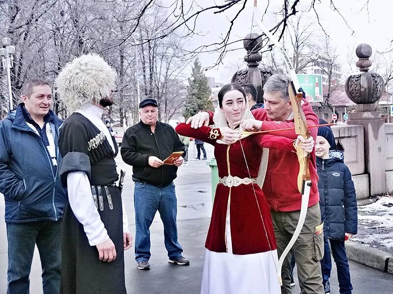 Зимний национальный праздник осетин Цыппурс. Цыппурс у осетин. Новый год у осетин. Новый год в Осетии. Зимние праздники осетин доклад