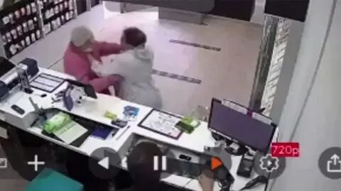 Бешеная бабка подралась с гордоном