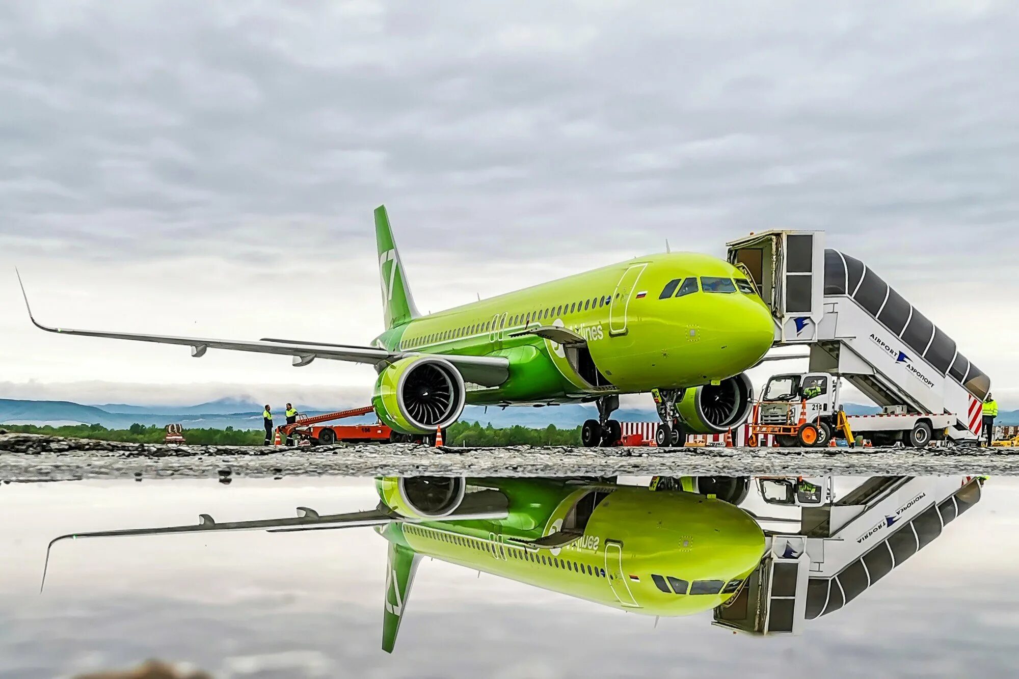 S 7 seven. А320 Нео s7. Самолёты авиакомпании s7 Airlines. A321neo s7. Самолёт s7 Airlines а320 Neo салон.