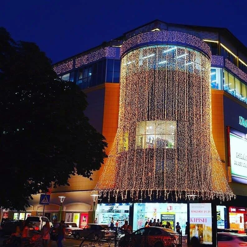 ТРЦ галерея Пятигорск. Пятигорск ТРЦ вершина Plaza. Пятигорск торговый центр галерея. Пятигорск галерея Кирова