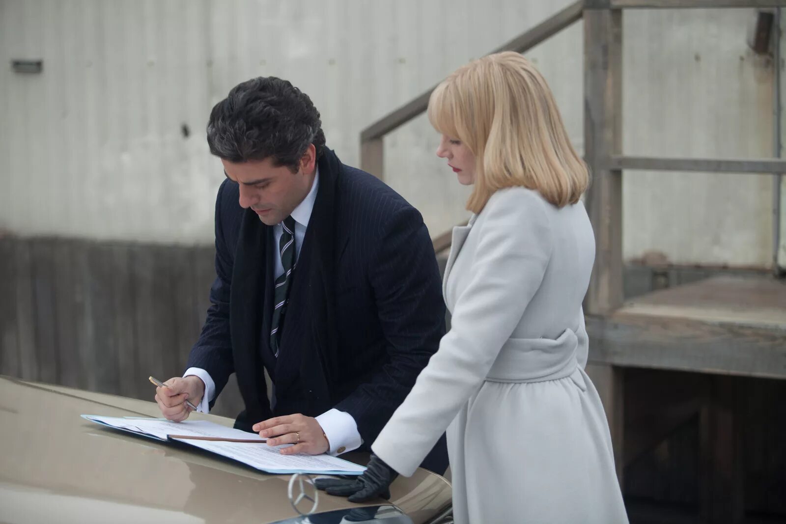 Оскар айзек честейн. Oscar isaac jessica chastain. оскар айзек и джессика честейн. оскар айзек сцены из супружеской жизни. оскар исаак и джессика честейн.